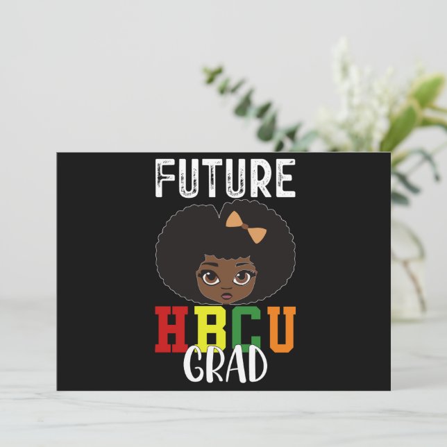 Invitation Future diplômée HBCU Fille Remise des diplômes Col (Debout devant)