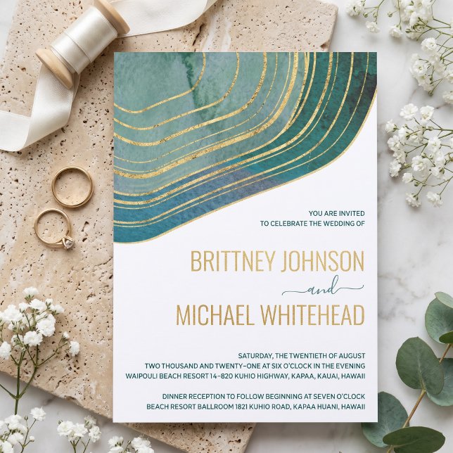 Invitation Géode d'agate sarcelle et feuille d'or pour un mar (Invite loved ones to celebrate your special day with this teal agate geode modern invitation.)