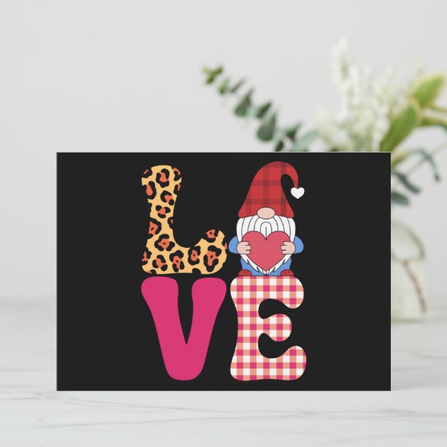 Invitation Gnome de l'amour Saint Valentin Rouge Carreaux de  (Debout devant)