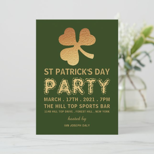Invitation Gold Foil Shamrock, St Patrick's Day Party (Debout devant)