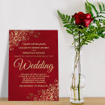 Invitation Gold Frills Simple Chic Élégant Mariage rouge<br><div class="desc">Cette invitation de mariage simple mais élégante présente des lettres en or sur un arrière - plan rouge marbré. Le design est sobre, mais les coins sont ornés d'un faux fil floral doré orné de boucles et de frites. Le texte est formel et traditionnel mais le design chic rend cette...</div>
