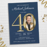 Invitation Gold Navy Blue Elegant Photo 40th Birthday Party<br><div class="desc">Gold Navy Blue Elegant Photo 40th Birthday Party Invitation. Plongez-vous dans le charme intemporel de notre thème de fête d'anniversaire bleu marine et or, où le raffinement classique rencontre l'élégance moderne. Avec son décor bleu marine épuré orné de somptueux dorures et d'un design de texte en or massif, ce thème...</div>