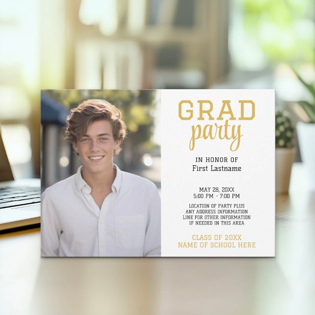Invitation Grad Party avec photo verticale Classic Graduation (Graduation Party Invitation with Photo)
