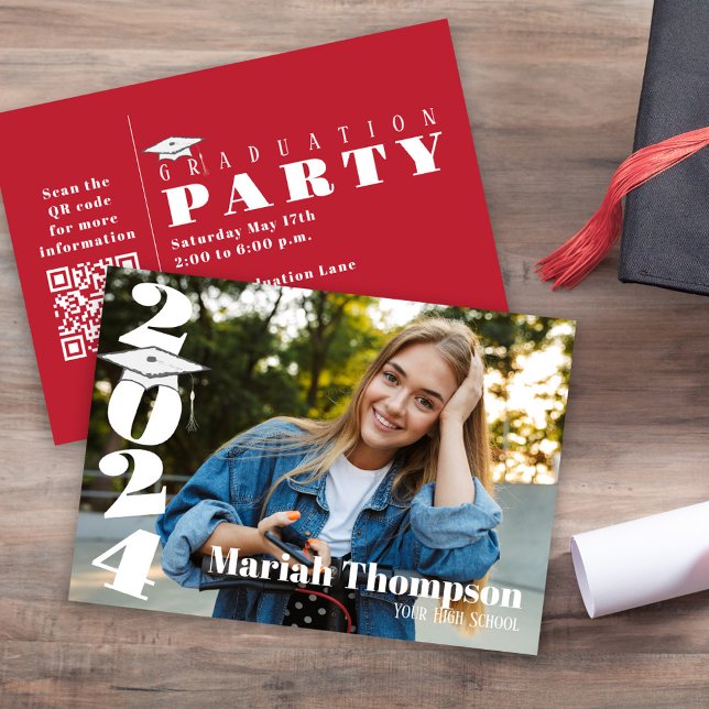 Invitation Graduation Photo Cardinal Classe Rouge De 2023 QR (Graduation bold and bright modern style photo invitation. )