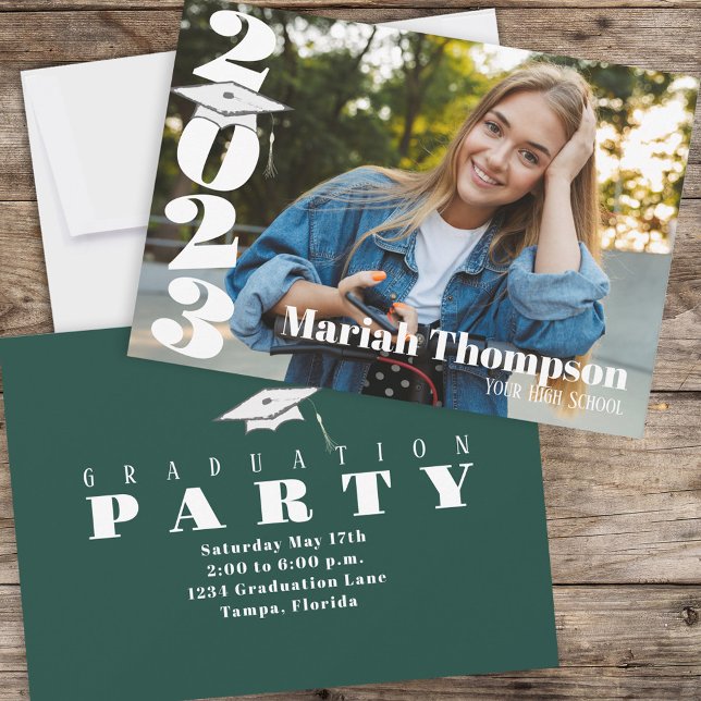 Invitation Graduation Typographie Verte Classe Photo De 2023 (Créateur téléchargé)