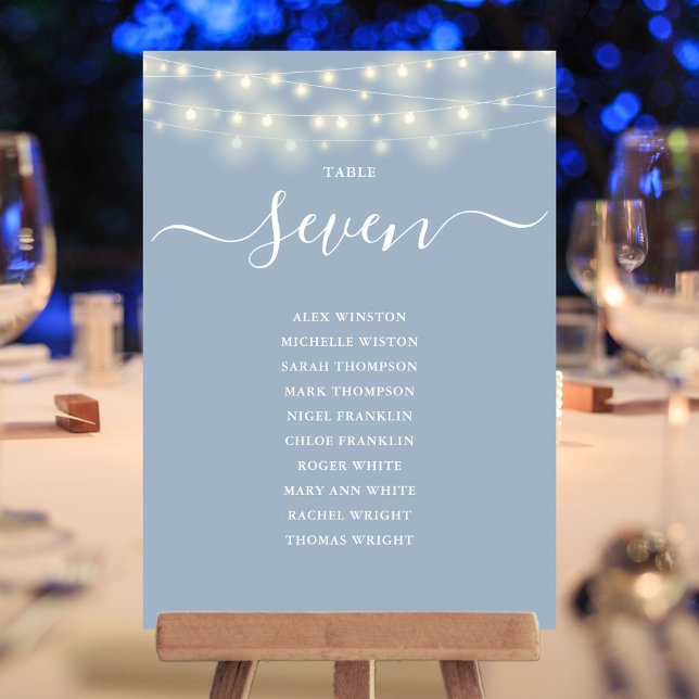 Invitation Graphique de table de numéro de chaise de lumière  (Dusty Blue String Light Table Number Seating Chart)
