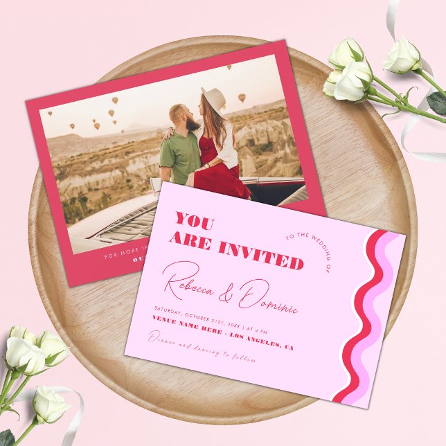 Invitation Gras Retro Wavy Curvy Stripes rose et rouge Mariag (Créateur téléchargé)