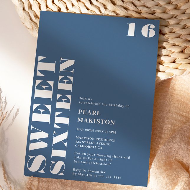 Invitation Gras simple blanc bleu doux 16 anniversaire (Bold simple white blue sweet 16 birthday invitation)