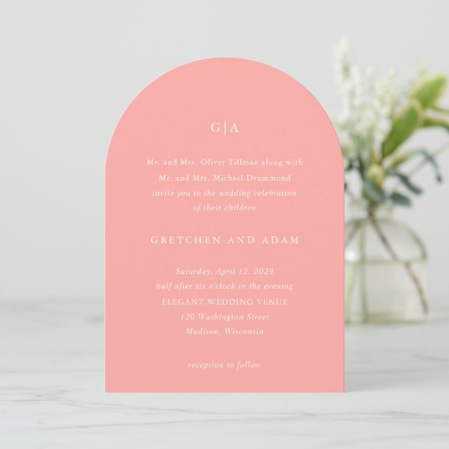 Invitation Gretchen Coral rose Élégant Mariage (Debout devant)