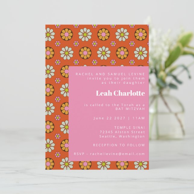 Invitation Groovy Rétro Fleurs Orange Rose Bat Mitzvah (Debout devant)