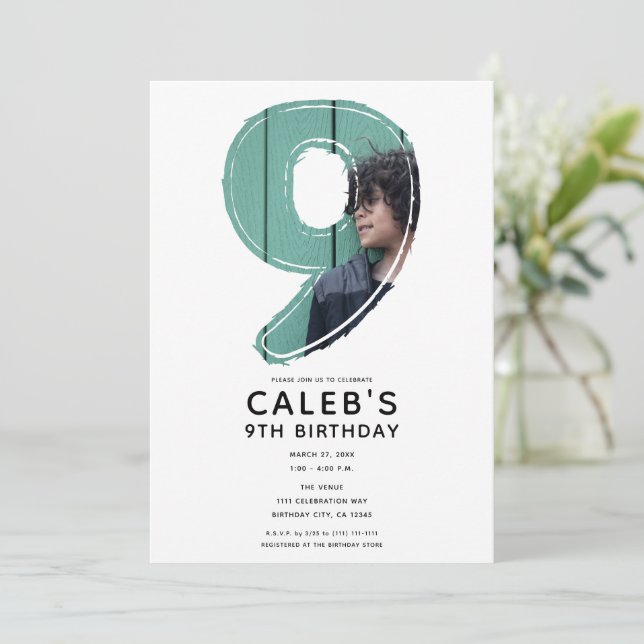 Invitation Grosse photo numéro 9 Neuvième fête d'anniversaire (Debout devant)