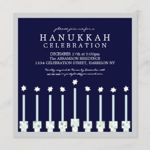 Invitation Hanoukka Menorah avec des bougies dans le point de