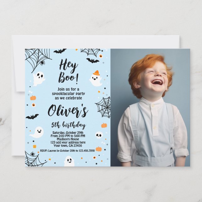 Invitation Hey Boo, invitación de Halloween azul con foto (Devant)
