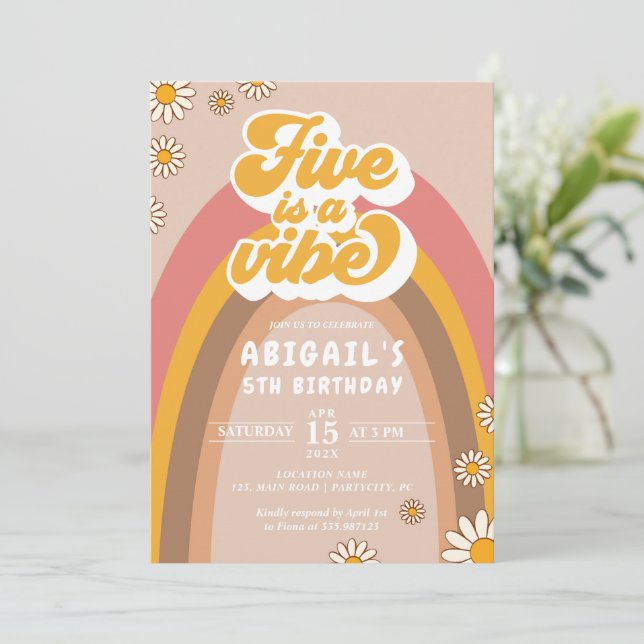 Invitation hippie super 5e anniversaire (Debout devant)