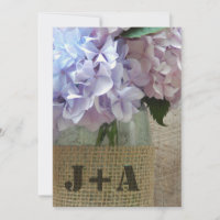 Hortensias dans un pot de maçon avec le mariage de