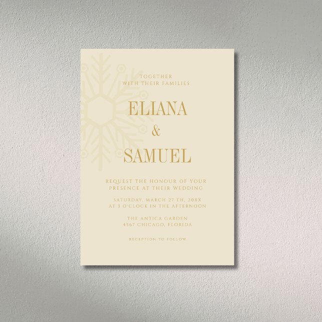 Invitation Ivory & Gold Élégant Flocon de Neige Noël Mariage (Créateur téléchargé)