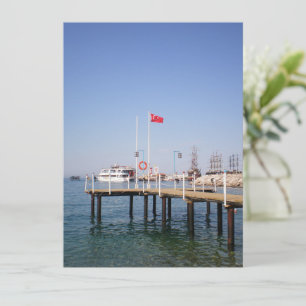 Invitation Jetée avec vue sur la mer avec yacht en Turquie