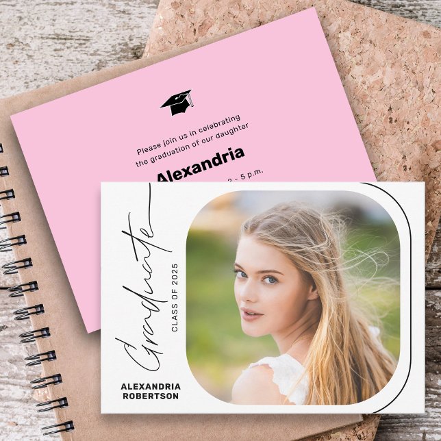 Invitation Jeu de graduation photo minimal de script moderne (Créateur téléchargé)