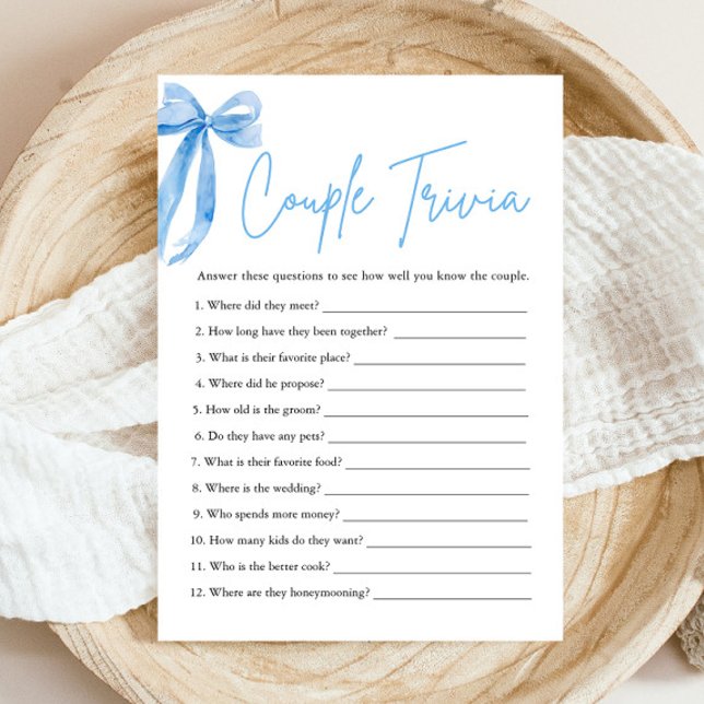 Invitation Jeu de quiz pour enterrement de vie de jeune fille (Modern Blue Bow Ribbon Coquette Couple Trivia Bridal Shower Game She's Tying the Knot Bridal Shower)