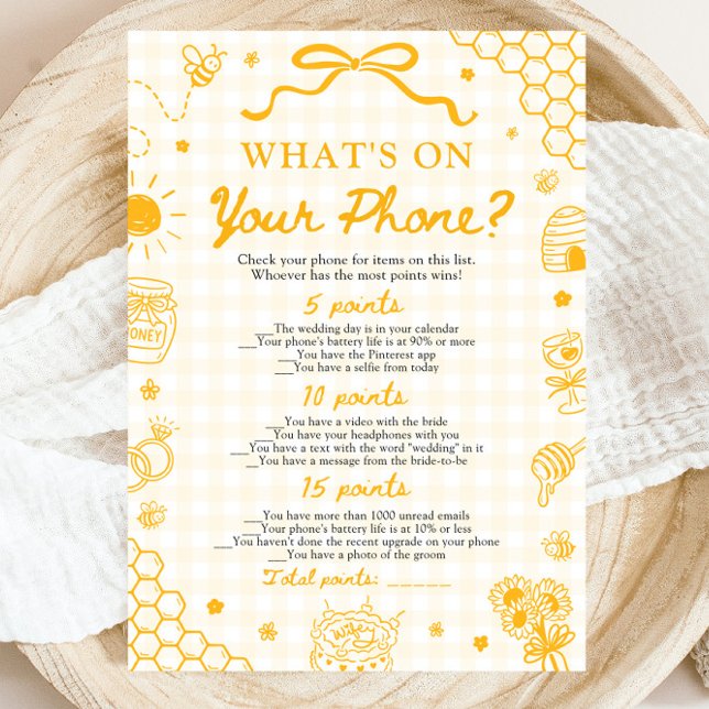 Invitation Jeu de téléphone de l'abeille à damier jaune (Yellow Gingham Honey Bee What's on Your Phone Game)