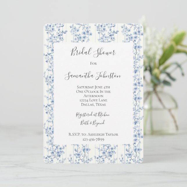 Invitation Jolie douche de mariée florale bleue blanche (Debout devant)