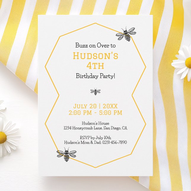 Invitation Jour des abeilles Jaune Fête d'anniversaire simple (Yellow Honeycomb Bee Day Simple 4th Birthday Party Invitation)