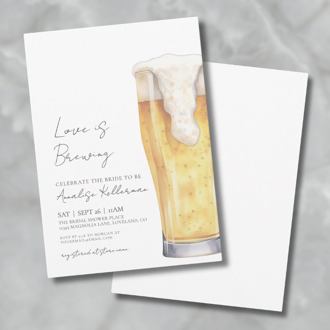 Invitation L'amour brasse la Fête des mariées de bière (Love Is Brewing Beer Bridal Shower Invitation)