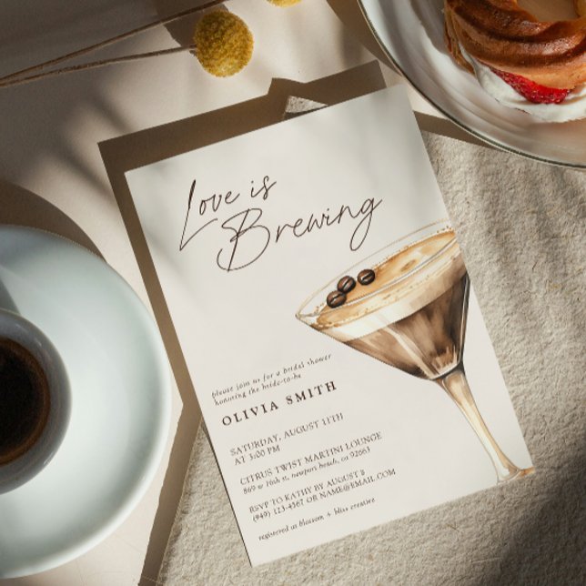 Invitation L'amour brasse la Fête des mariées Espresso Martin (Easily personalize this modern bridal shower invite for the espresso martini loving bride-to-be!)