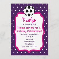 L'anniversaire du football de filles invitent le