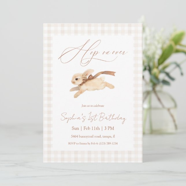 Invitation Lapin de naissance courant Hop on Over (Debout devant)