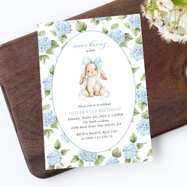 Invitation Lapin Mignon, Nœud Bleu, Fleurs Bleues, Premier An (Créateur téléchargé)