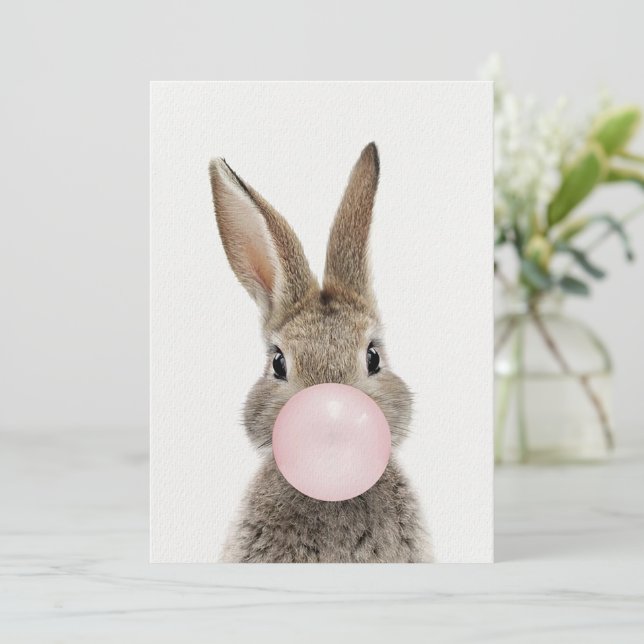 Invitation Lapin soufflant un bubble gum rose    (Debout devant)