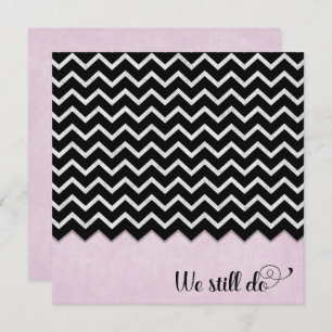 Invitation le chevron noir et argent sur le blush rose