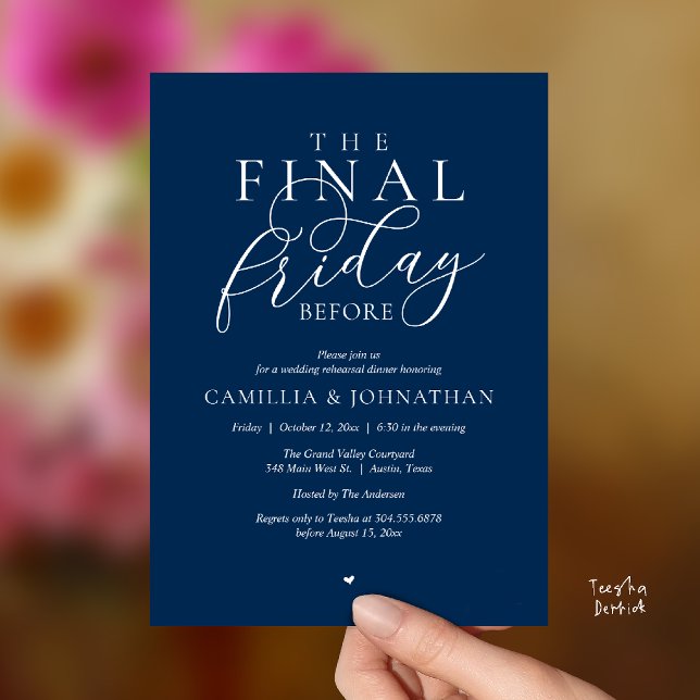 Invitation “Le dernier vendredi avant” dîner de répétition de (“The Final Friday Before” Romance Rehearsal Dinner Invitation Card in Navy Blue)