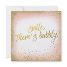 Le sourire d'or de pêche là est perle pétillante