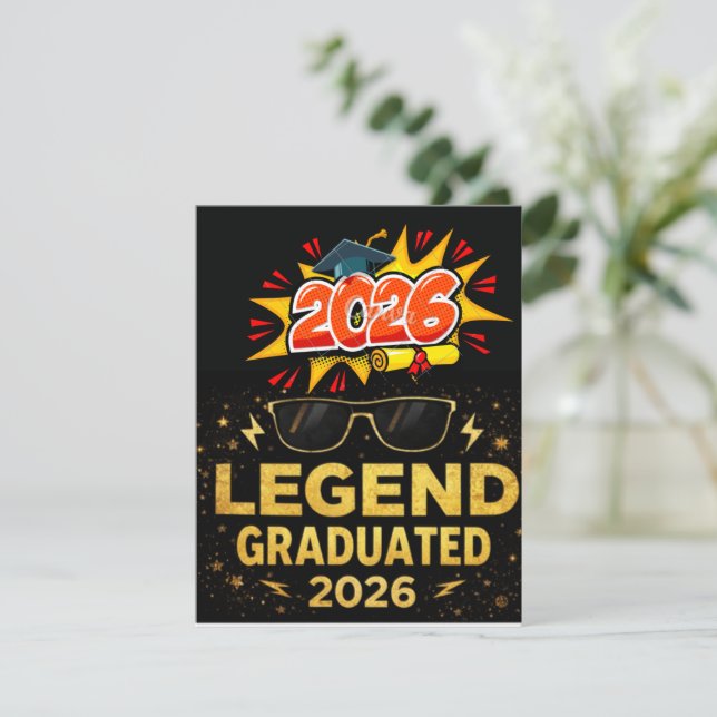 Invitation Légende Diplômé 2026 Design de Diplômation Drôle | (Debout devant)
