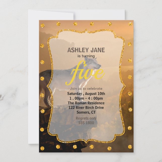 Invitation Loup gris debout sur un rocher dans la forêt (Devant)