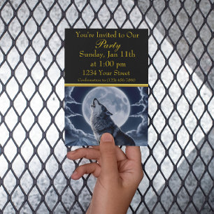 Invitation Loup majestueux sur un sommet enneigé