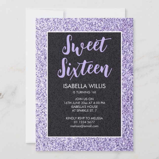 Invitation Lumière violet scintille Sweet 16 élégant script (Devant)