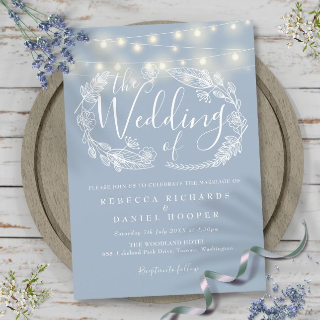 Invitation Lumières de Chaîne Bleu Poussiéreux Script Mariage (Dusty Blue String Lights Script Wedding Invitation)