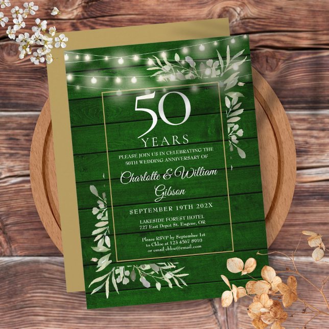 Invitation Lumières de chaîne florales pour le 50e anniversai (50th Anniversary Floral String Lights Green Wood Invitation)