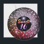 Invitation Lumières Étincelantes Moderne Chic Sweet 16 Partie<br><div class="desc">Coloré et pétillant ! Sweet 16 anniversaire de célébration d'invitation design. Personnalisez-le ou cliquez sur le bouton "Customiser" pour accéder à l'outil de conception où vous pouvez ajouter du texte, modifier la couleur arrière - plan, la police, la taille du texte, la couleur du texte, le positionnement du texte, etc....</div>