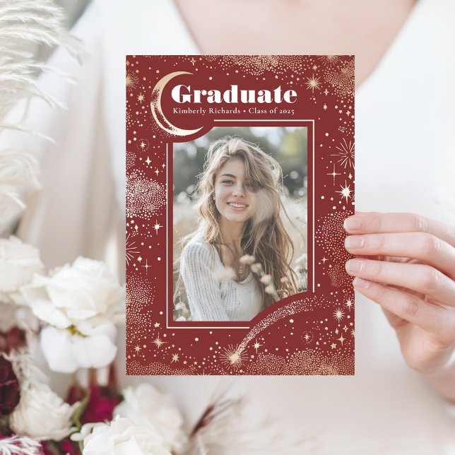 Invitation Lune céleste et étoiles Diplômé en photo (Burgundy Red and Gold Graduation Photo Invitation)