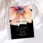 Invitation Luxe d'anniversaire floral couleur pêche noire<br><div class="desc">Une invitation moderne, élégante et glamour pour une fête d'anniversaire de 50ème (ou tout âge). Arrière - plan de couleur noire, décoré d'une grande pêche et d'une fleur violette à l'eau. Le nom est écrit avec un script de style manuscrit de mode. Personnalisez et ajoutez les détails de votre fête....</div>
