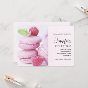 Invitation Macarons roses avec des framboises rouges d'annive