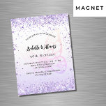 Invitation Magnétique Anniversaire papillon violet lavande script luxe<br><div class="desc">Pour une soirée élégante de 40ème anniversaire (ou tout âge). Un arrière - plan chic,  blanc et violet. Décoré de parties scintillant violette,  de mousseux et d'un grand papillon. Personnalisez et ajoutez un nom et des détails du parti. Le nom est écrit avec un script de style manuscrit</div>