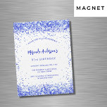 Invitation Magnétique Anniversaire royal bleu blanc luxe<br><div class="desc">Pour une soirée d'anniversaire élégante de 21e (ou tout âge). Un arrière - plan blanc chic. Décoré avec des faux étincelles bleues royales,  confetti. Personnalisez et ajoutez un nom et des détails du parti. Le nom est écrit avec un script de style manuscrit</div>