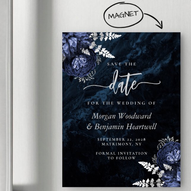 Invitation Magnétique Chic Navy Blue Silver Floral Wedding Save the Date (Créateur téléchargé)