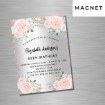 Invitation Magnétique Fleurs roses argentées parties scintillant luxe<br><div class="desc">Une invitation à la fête d'anniversaire magnétique moderne, élégante et glamour du 40ème (ou de n'importe quel âge). Un arrière - plan à l'aspect faux argenté avec parties scintillant rose, éclat et flûte rose. Le nom est écrit avec un script de style moderne écrit à la main. Personnalisez et ajoutez...</div>