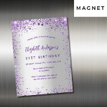Invitation Magnétique Jour d'anniversaire violet violet violet luxe<br><div class="desc">Une invitation magnétique à la fête d'anniversaire de 21e anniversaire, féminine et féminine (ou tout âge). Devant : Un arrière - plan à la mode faux argent. Décoré de parties scintillant violet foncé et violet, pétillant. Personnalisez et ajoutez un nom, des détails du parti. Le nom est écrit avec un...</div>